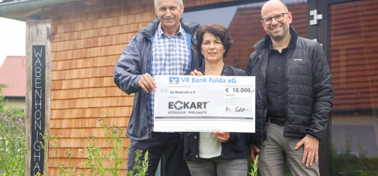 Eckart Hydraulik spendet 10.000 Euro für Wabenhonighaus Wallroth