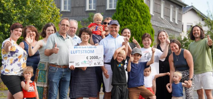 Luftstrom spendet 2000 Euro für neuen Wallrother Kinderspielplatz